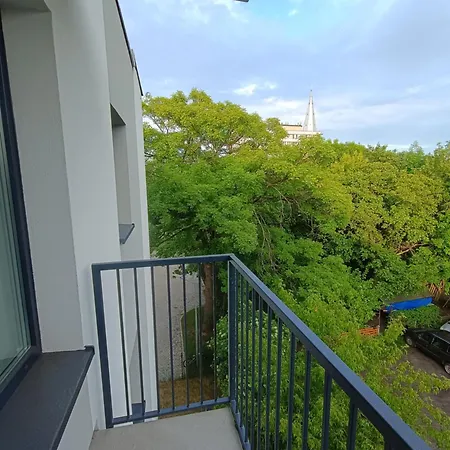 Wolczanska Prywatny Parking W Cenie Лодзь