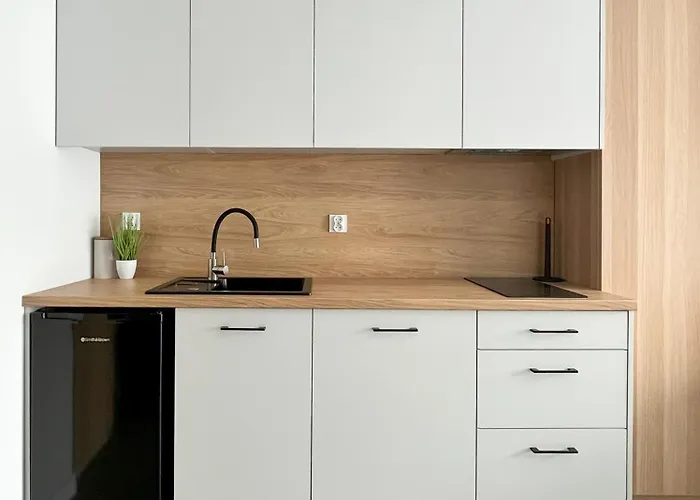 Wolczanska Prywatny Parking W Cenie * Lodz